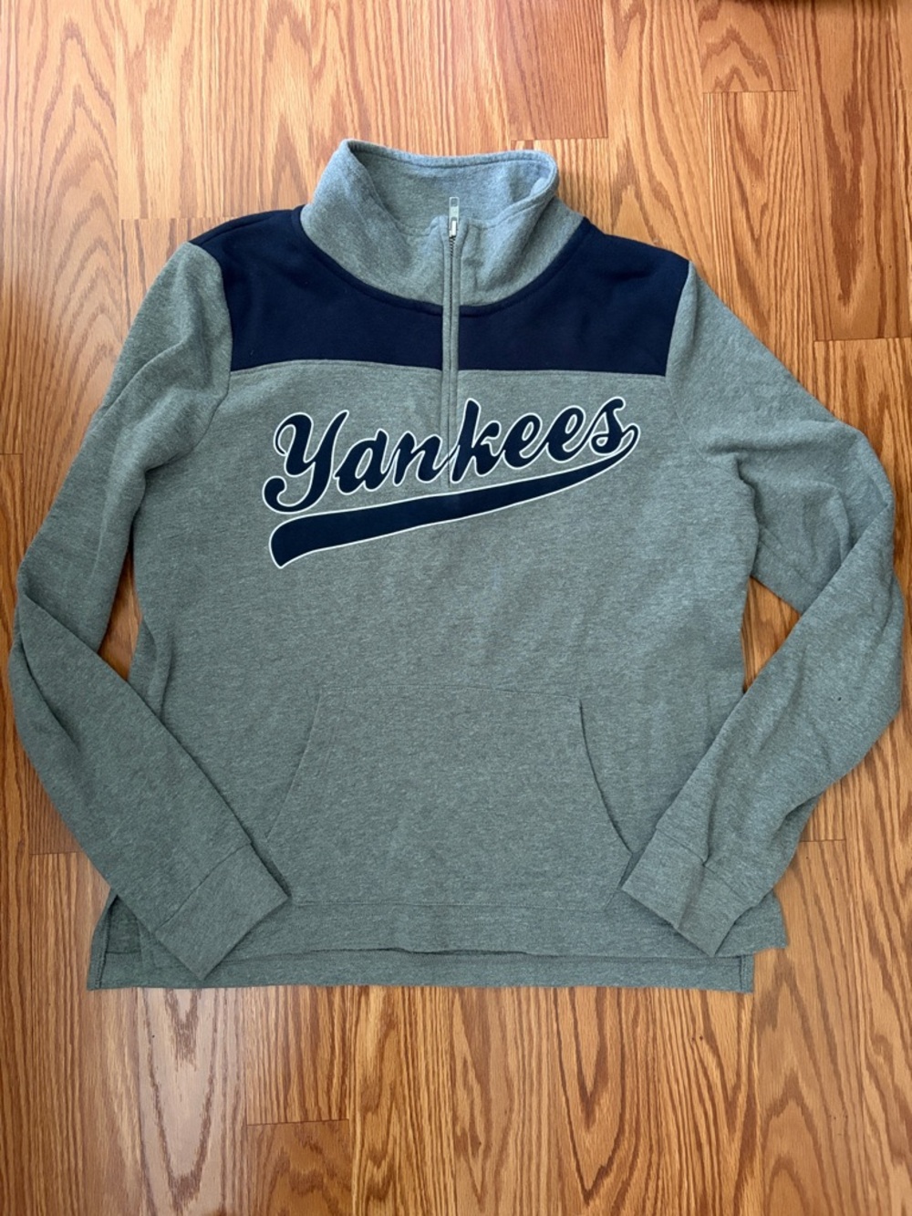 PINK Victoria's Secret Grey & Navy Yankees Half-Zip Pullover
